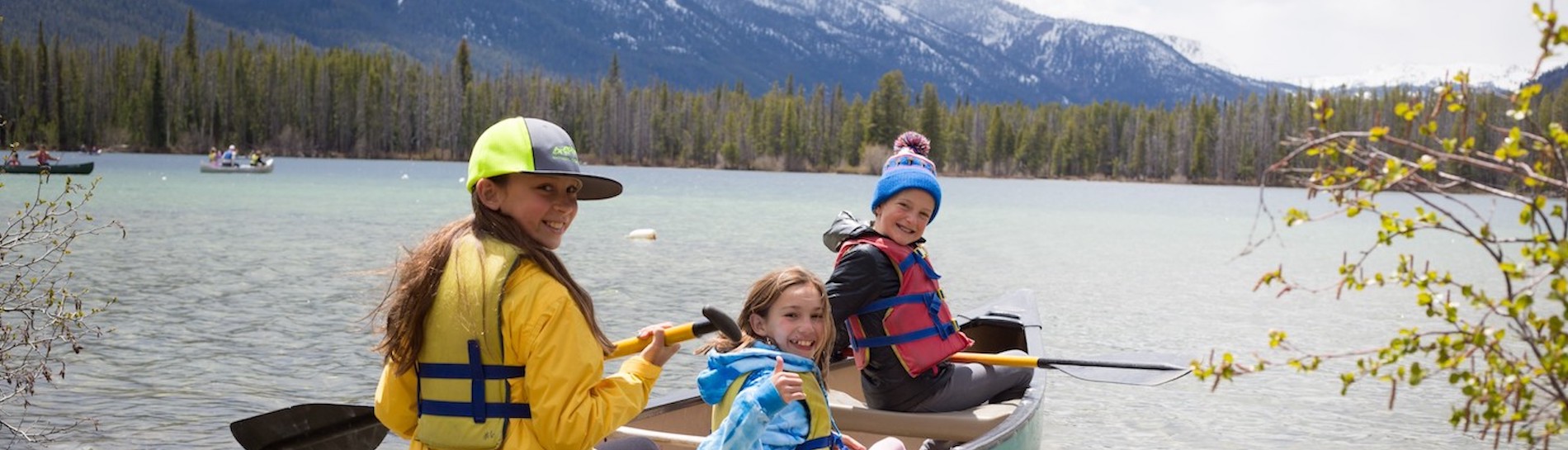 kids in a canoe