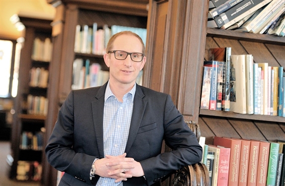 Portrait photo of Bruce Leeke CEO